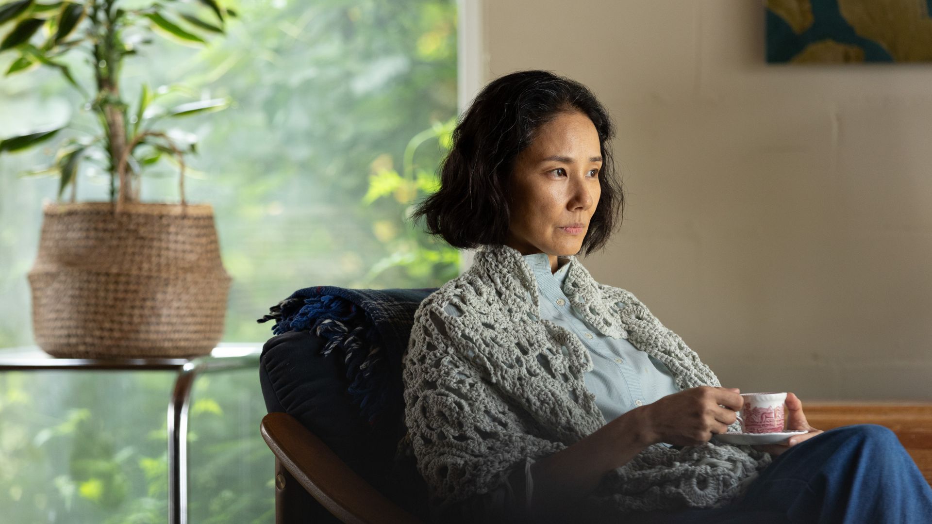 A PALE VIEW OF HILLS_01.jpg