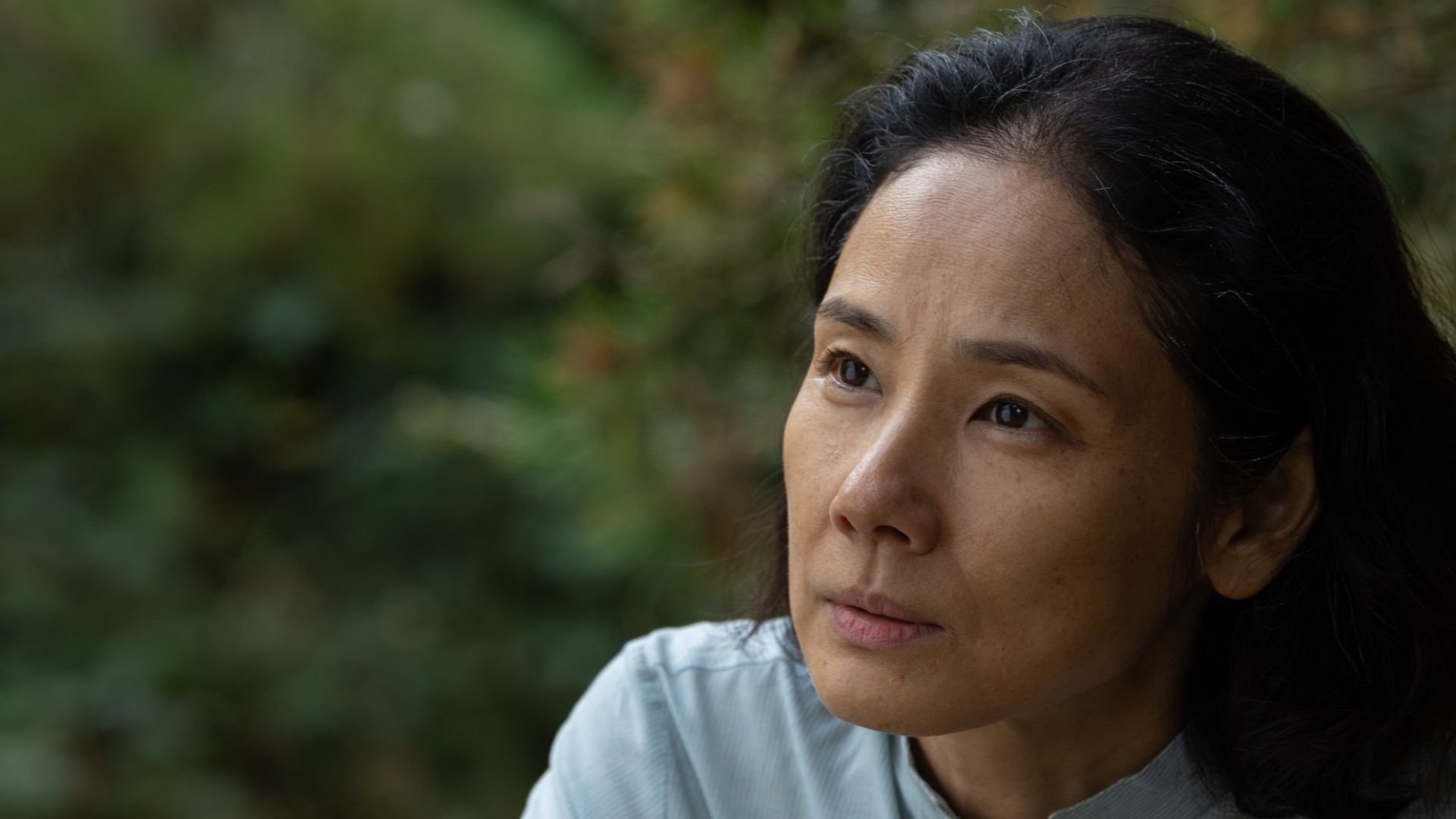 A PALE VIEW OF HILLS_03.jpg