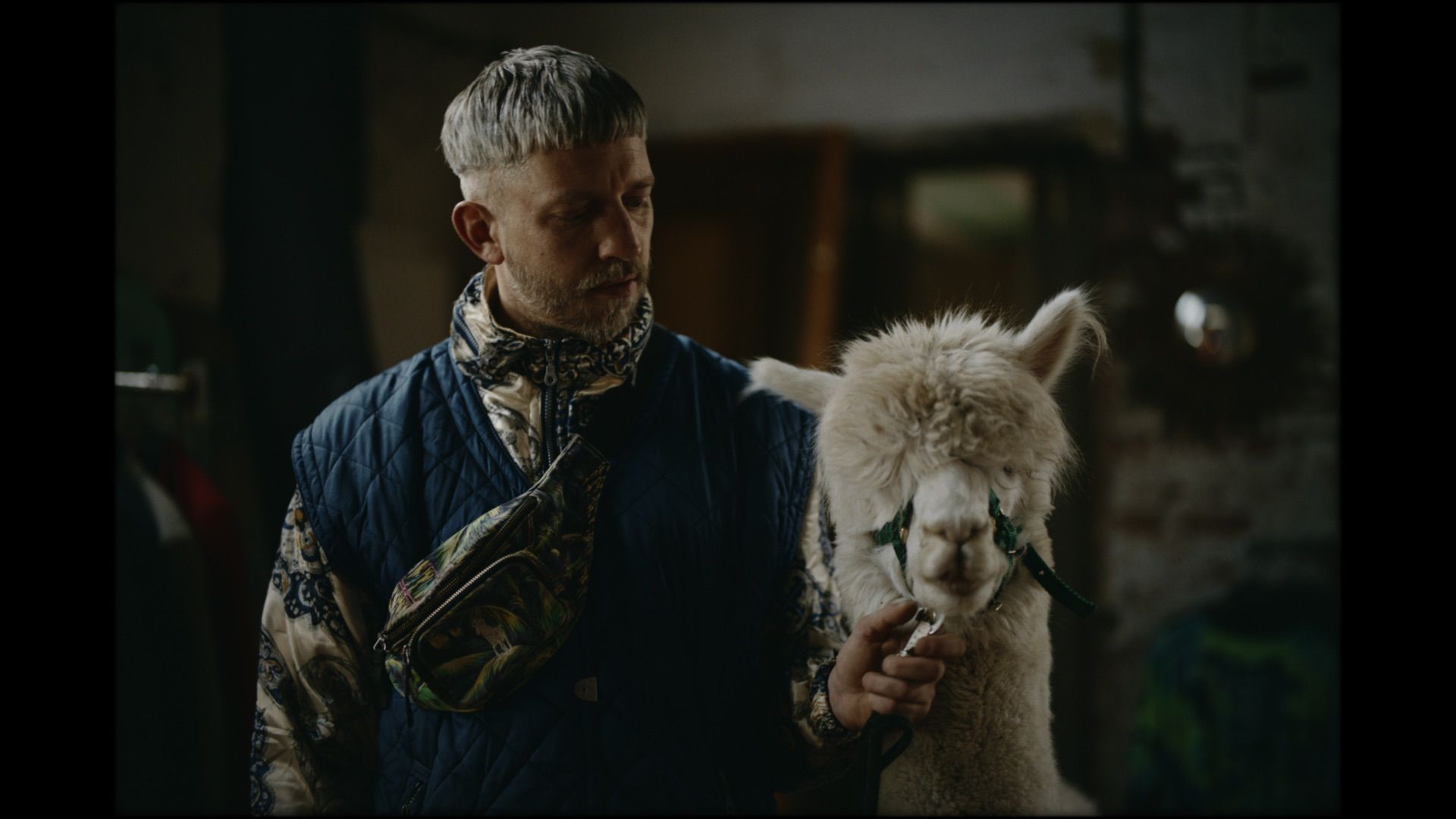 putain_E07_Yves lama close.jpeg